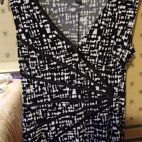 Dress - Picture 3 of 6